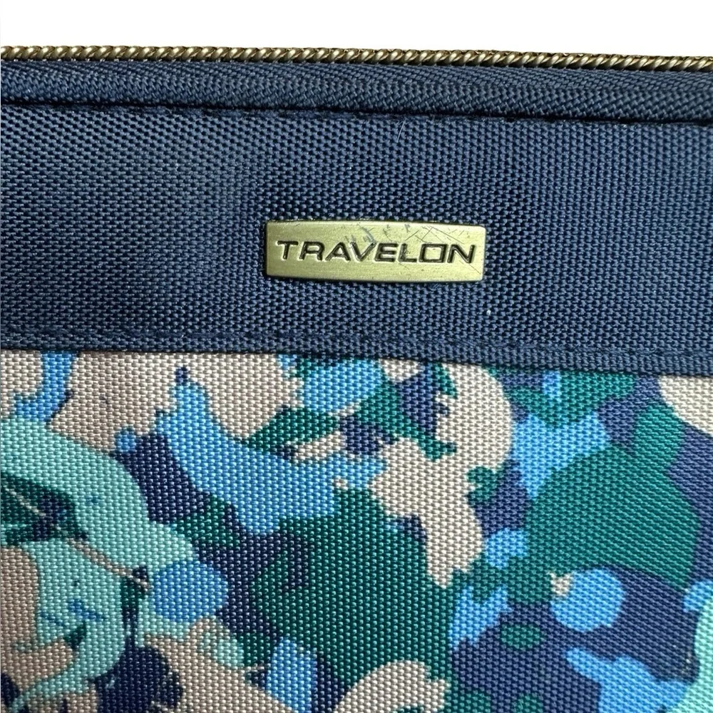 Travelon RFID blocking Zippered Blue Floral Travel Wallet - Picture 2 of 4